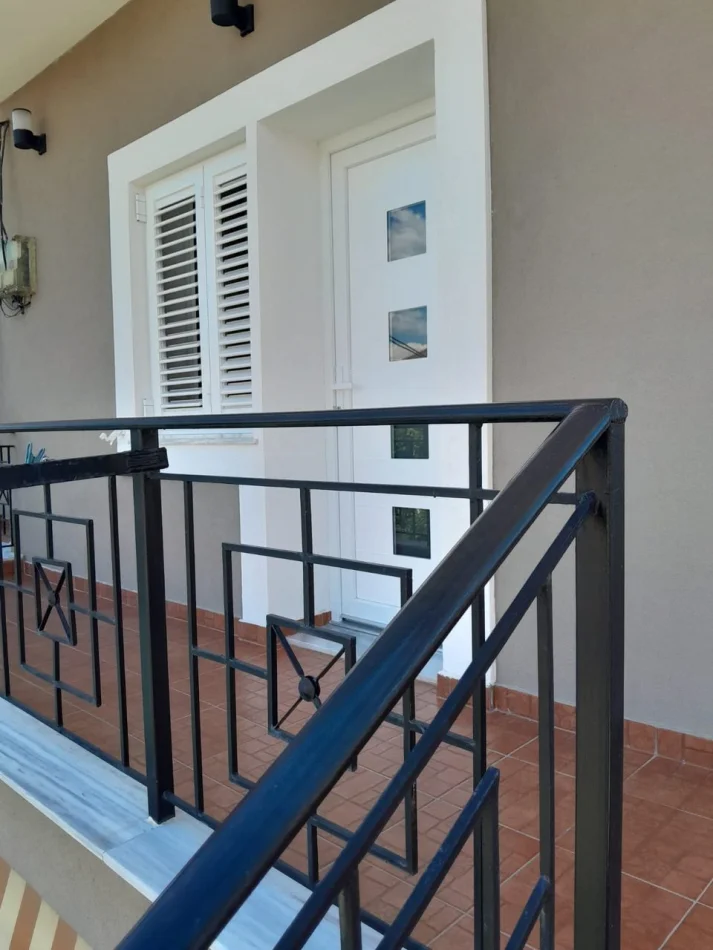Tirane, jepet me qera apartament 1+1 Kati 2, 55 m² 350 € (Rruga Jordan Misja)