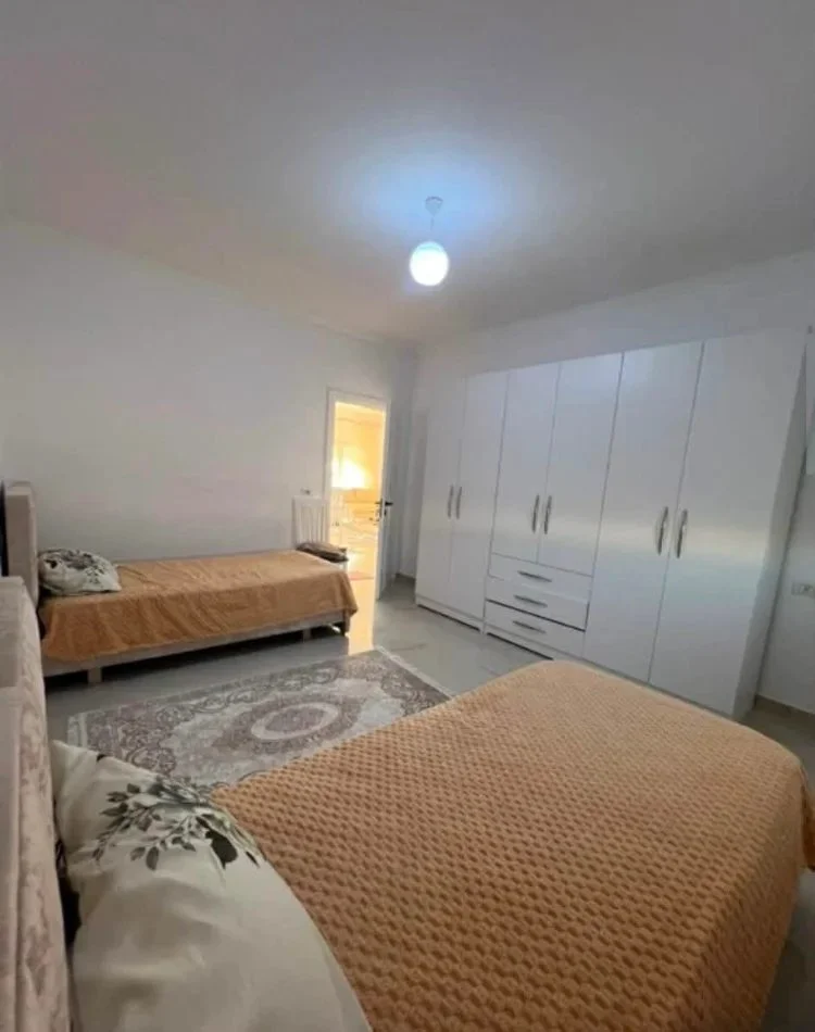 Tirane, jepet me qera apartament 2+1 Kati 2, 120 m² 500 € (Zona e Senatoriumit)