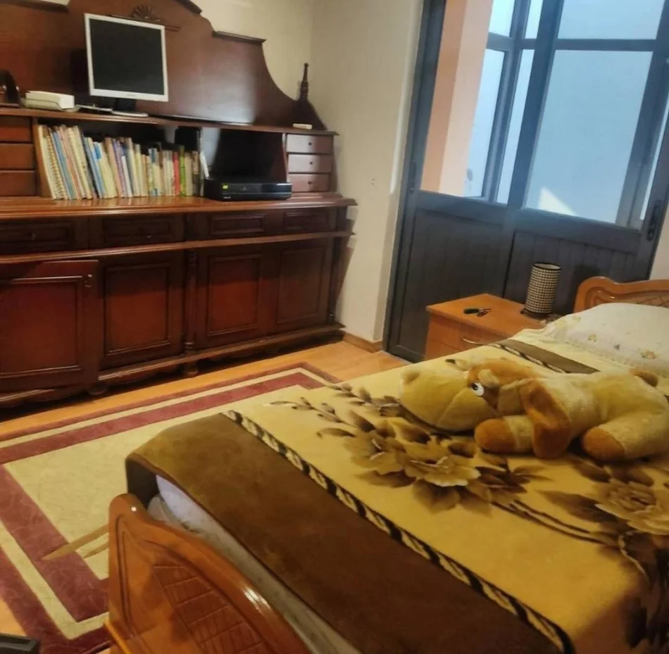 Tirane, jepet me qera apartament 2+1 Kati 3, 80 m² 500 € (Rruga 5 Maji)