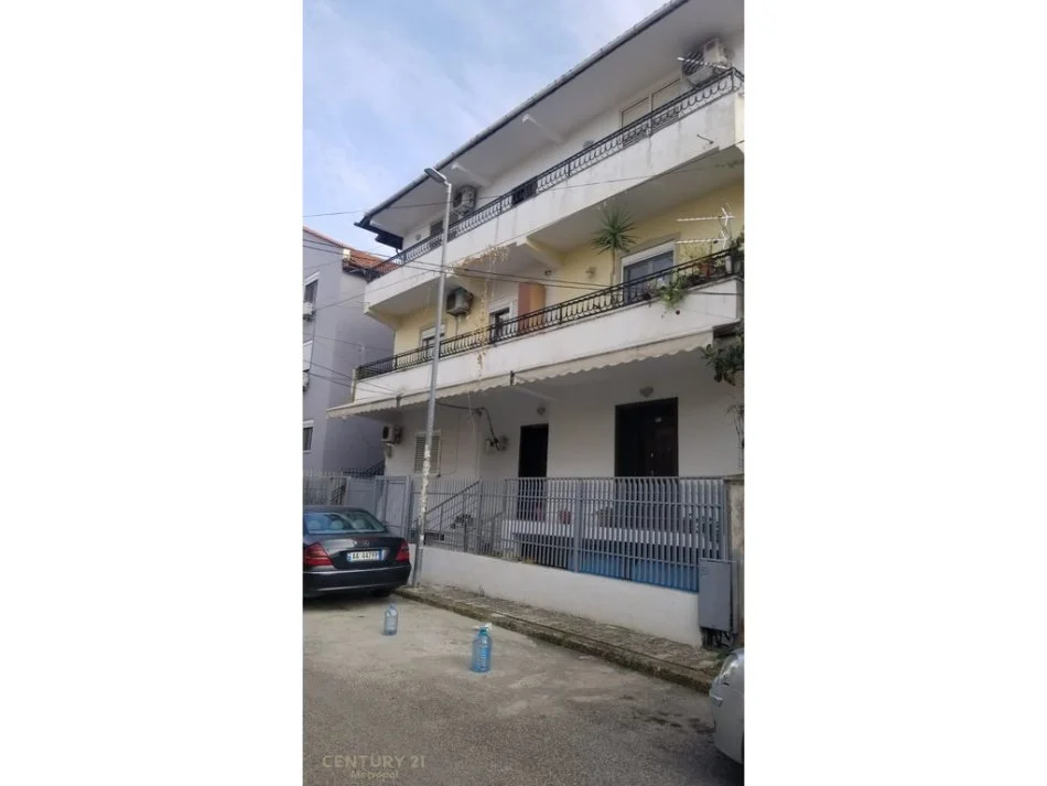 Tirane, shitet Vile 1 Katshe Kati 1, 152 m² 180.000 € (Vilat Selite)