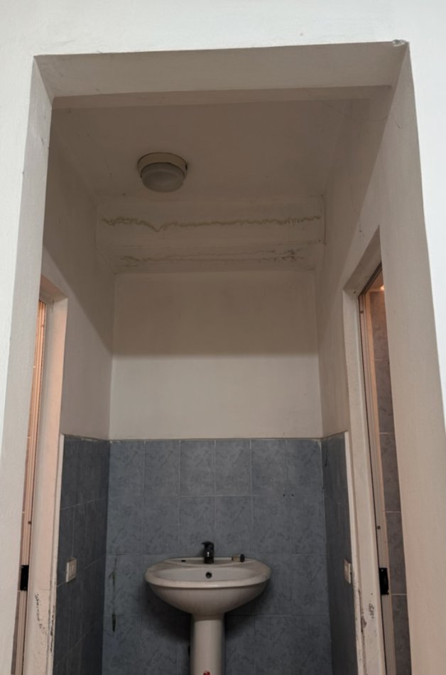 Tirane, jap me qera ambjent biznesi Kati -1, 172 m² 1.200 € (Rruga Pjetër Budi, Tirane)
