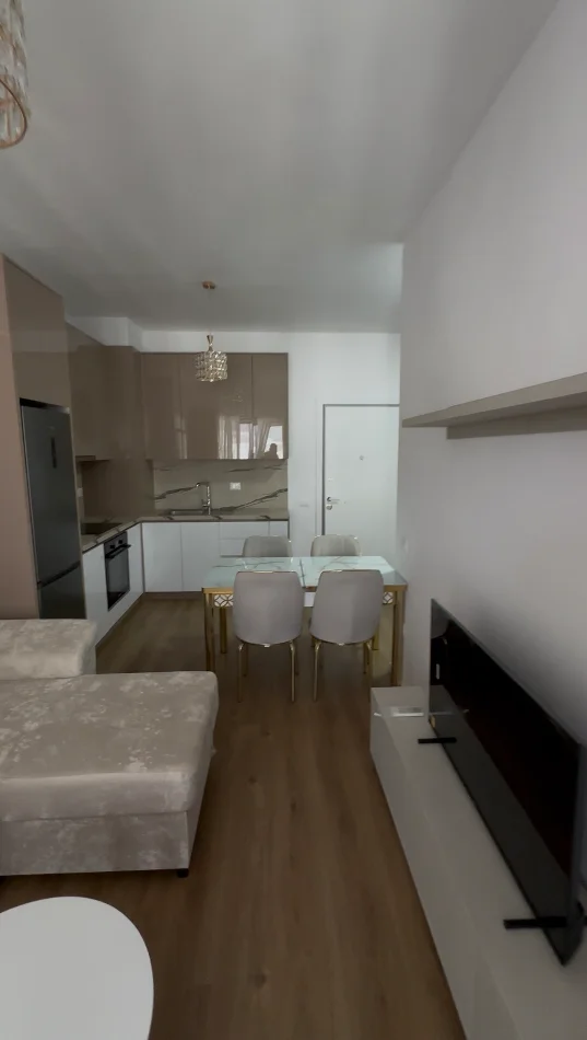 Tirane, jepet me qera apartament 1+1+Ballkon Kati 8, 62 m² 420 € (Alidemi)