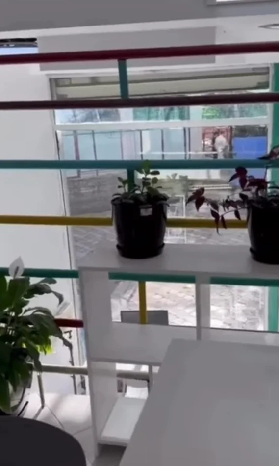 Tirane, jepet me qera ambjent biznesi Kati 1, 100 m² 600 € (Rruga Ali demi)