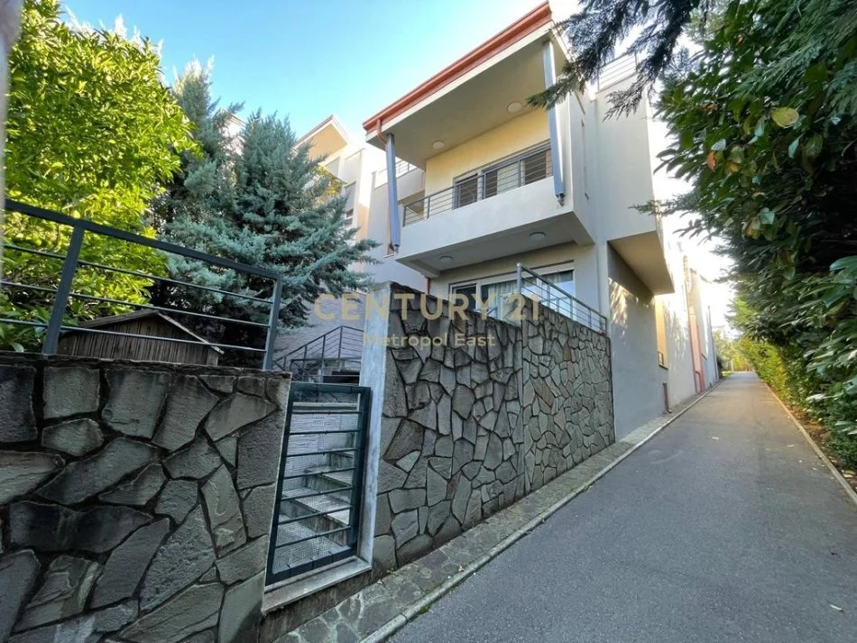 Tirane, jepet me qera apartament 3 Katshe Kati 3, 490 m² 2.500 € (Lunder)