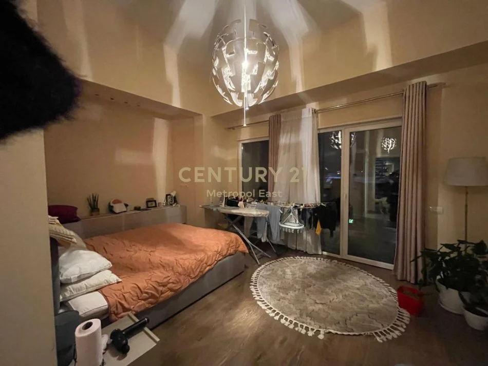 Tirane, jepet me qera apartament 3 Katshe Kati 3, 490 m² 2.500 € (Lunder)