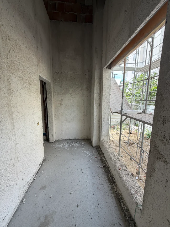 Durres, shitet apartament duplex 1+1+Ballkon Kati 1, 96 m² 81.600 € (Golem)