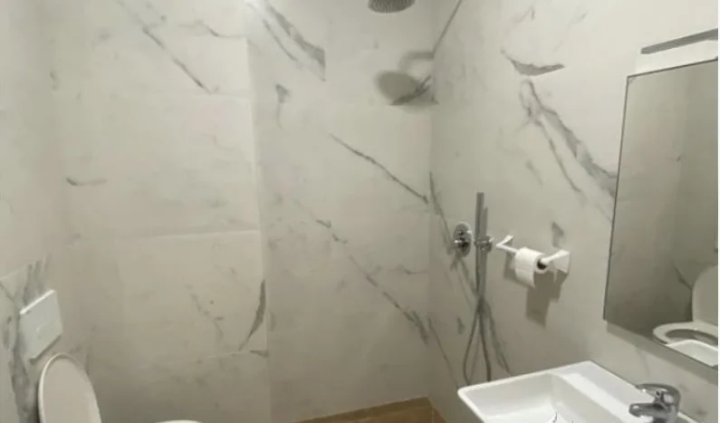 Tirane, jepet me qera apartament 2+1 Kati 2, 92 m² 1.000 € (Rruga e Kosovareve Tirane, Shqiperia)