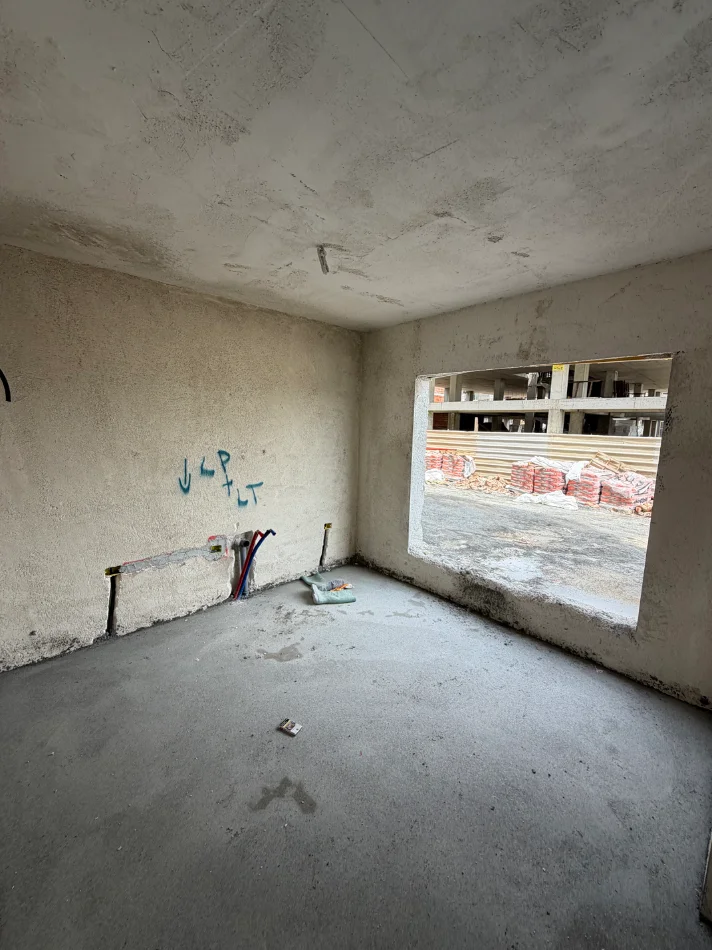 Durres, shitet apartament duplex 1+1+Ballkon Kati 1, 96 m² 81.600 € (Golem)