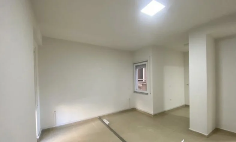 Tirane, jepet me qera apartament 2+1 Kati 2, 92 m² 1.000 € (Rruga e Kosovareve Tirane, Shqiperia)