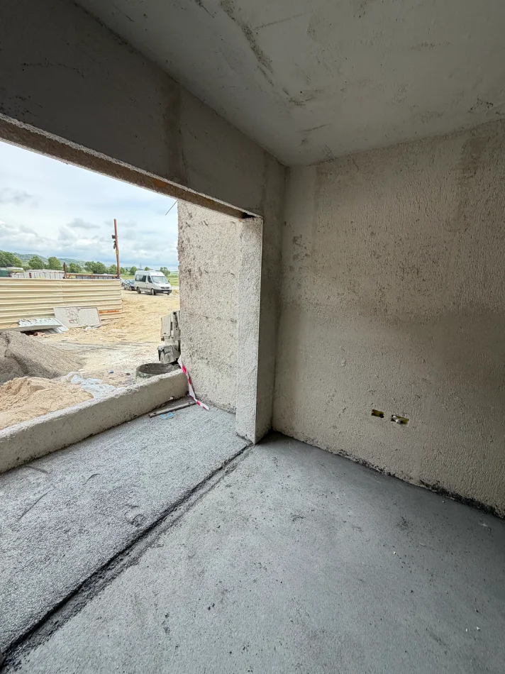 Durres, shitet apartament duplex 1+1+Ballkon Kati 1, 96 m² 81.600 € (Golem)