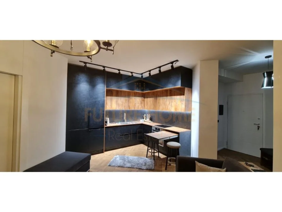 Tirane, apartament 2+1+Ballkon Kati 8, 100 m² (21 Dhjetori)