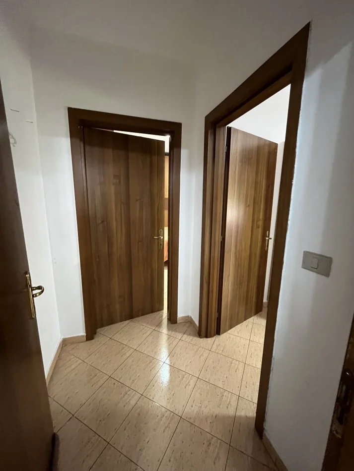 Tirane, shitet apartament 2+1+Ballkon Kati 2, 92 m² 235.000 € (Lulishtja)