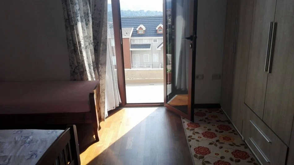 Tirane, jepet me qera shtepi 1+1 Kati 2, 75 m² 320 € (Class Bar tek Depot e Ujit)