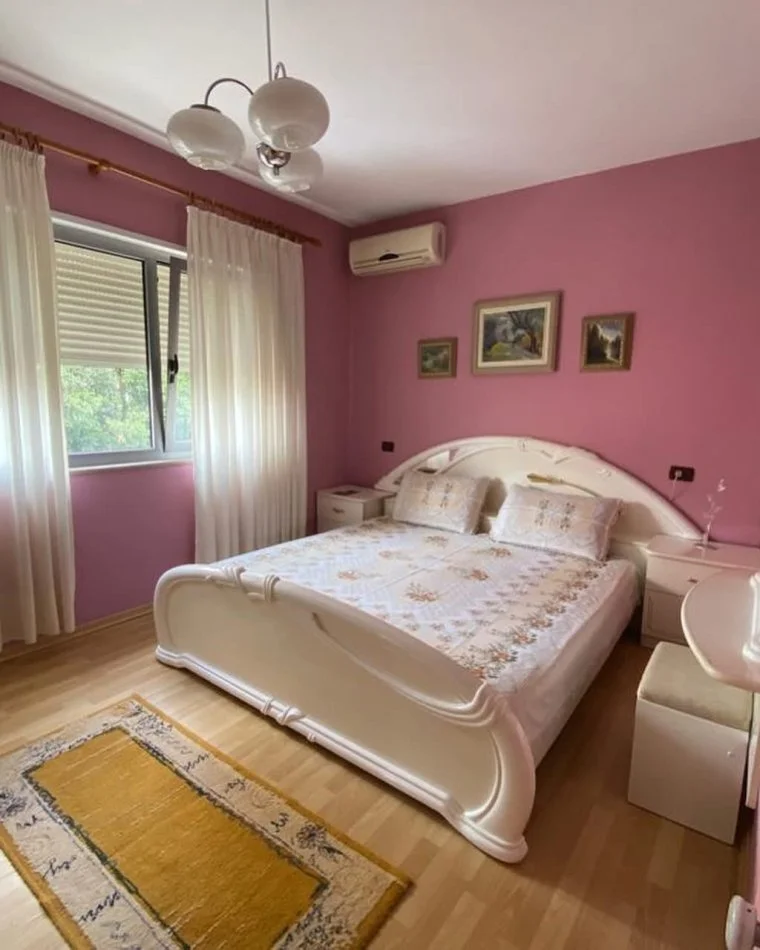 Tirane, jepet me qera apartament 2+1+Ballkon Kati 2, 90 m² 650 € (Fortuzi)