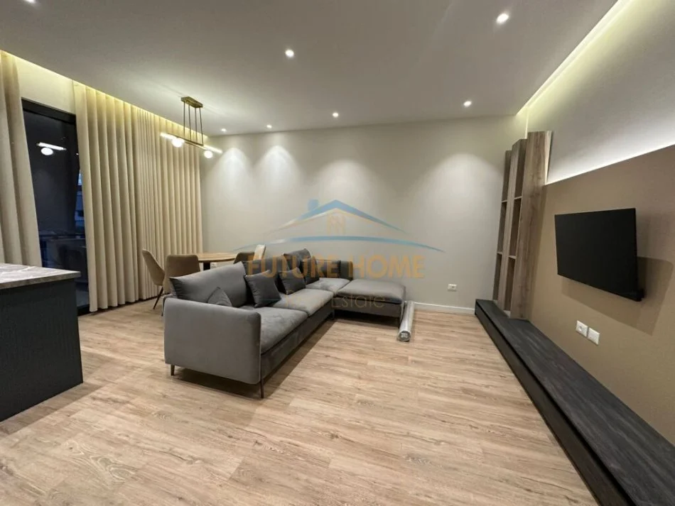 Tirane, jepet me qera apartament 1+1+Ballkon Kati 7, 71 m² 800 € (Delijorgji)