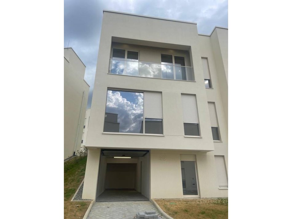 Tirane, jepet me qera Vile 3 Katshe , 195 m² 1.100 € (Residenca Aba)