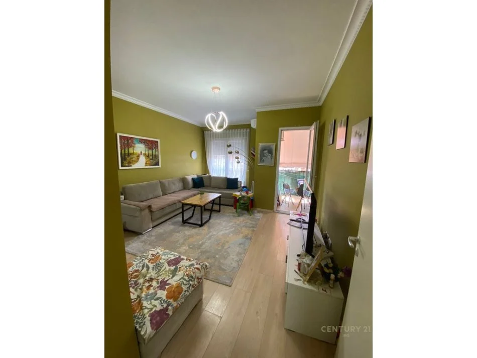 Tirane, shitet apartament 1+1 Kati 3, 74 m² (Ali Demi, prane fushes)