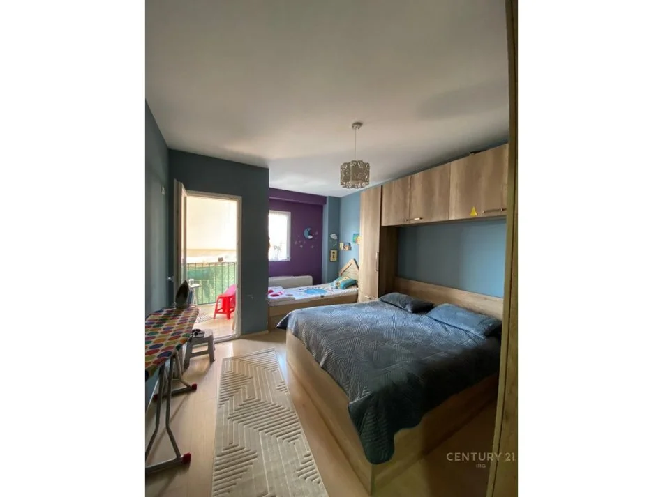 Tirane, shitet apartament 1+1 Kati 3, 74 m² (Ali Demi, prane fushes)