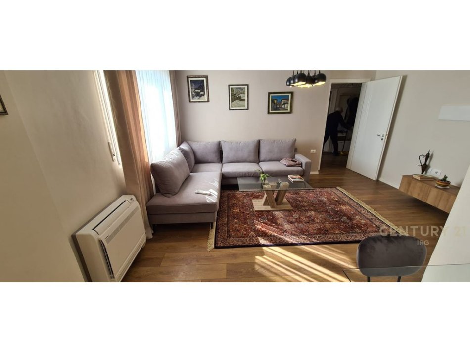 Tirane, jepet me qera apartament 1+1 Kati 7, 67 m² 850 € 