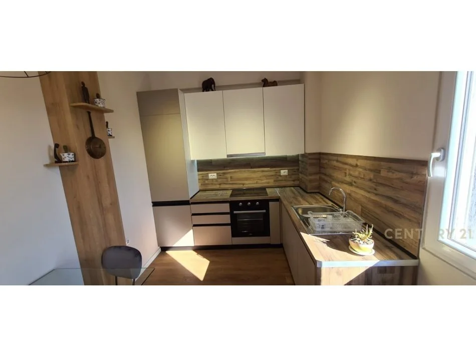 Tirane, jepet me qera apartament 1+1 Kati 7, 67 m² 850 € 