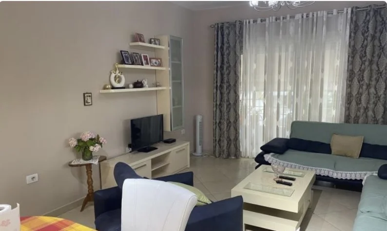 Tirane, jepet me qera apartament 1+1 Kati 2, 65 m² 50.000 € (Rruga Idriz Dollaku Tirane, Shqiperia)
