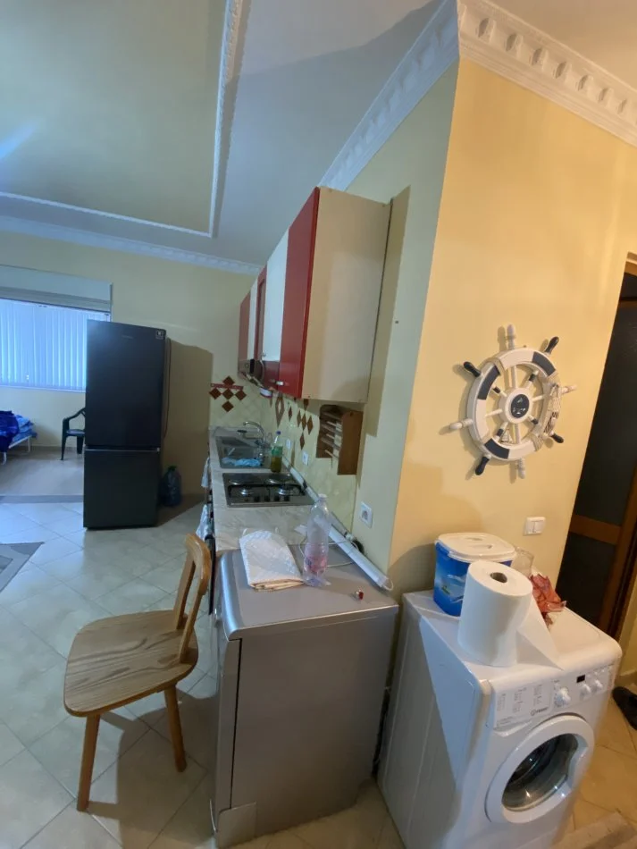 Shkembi Kavajes, shitet nga Pronari, pa-komision apartament+verande | Penthouse 1+1+Aneks+Ballkon Kati 4, 160.000 € (rruga Iliria)
