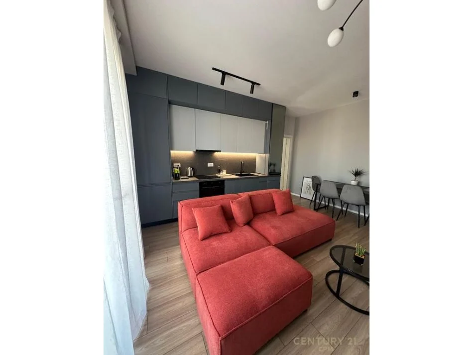 Tirane, jepet me qera apartament 2+1 Kati 8, 114 m² 1.400 € (Rruga e kavajes)