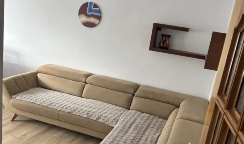 Tirane, jepet me qera apartament 2+1 Kati 1, 89 m² 700 € (Rruga fortuzi)