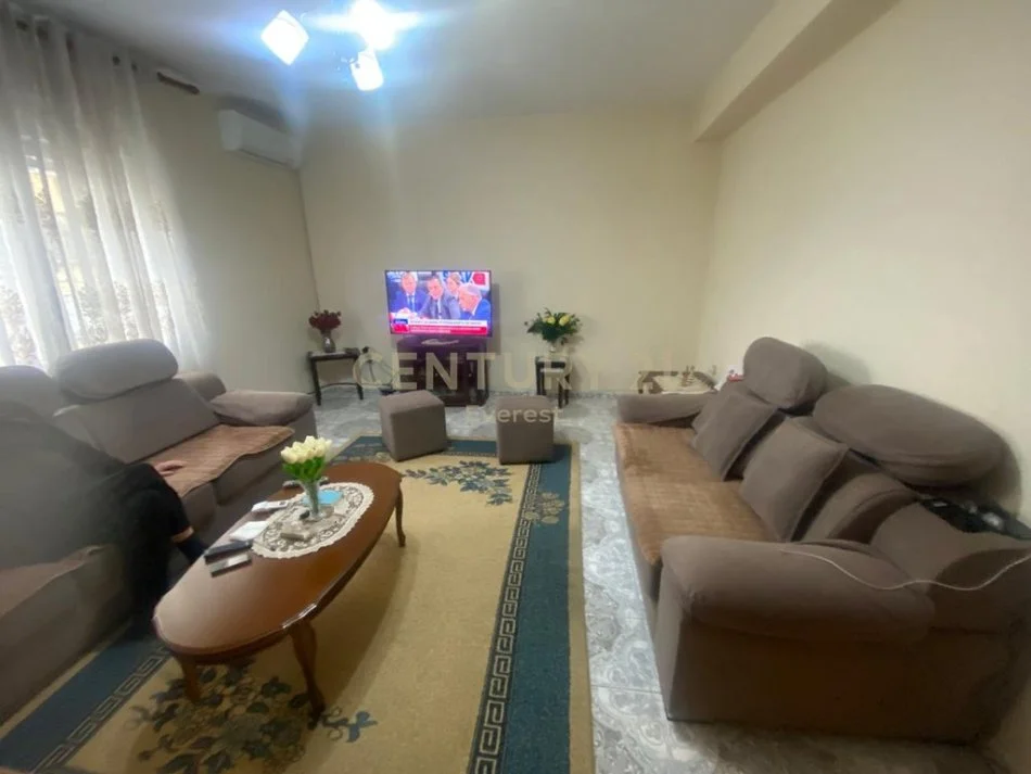 Tirane, shitet apartament 3+1 Kati 3, 128 m² 145.000 € (Rruga xhanfize keko)