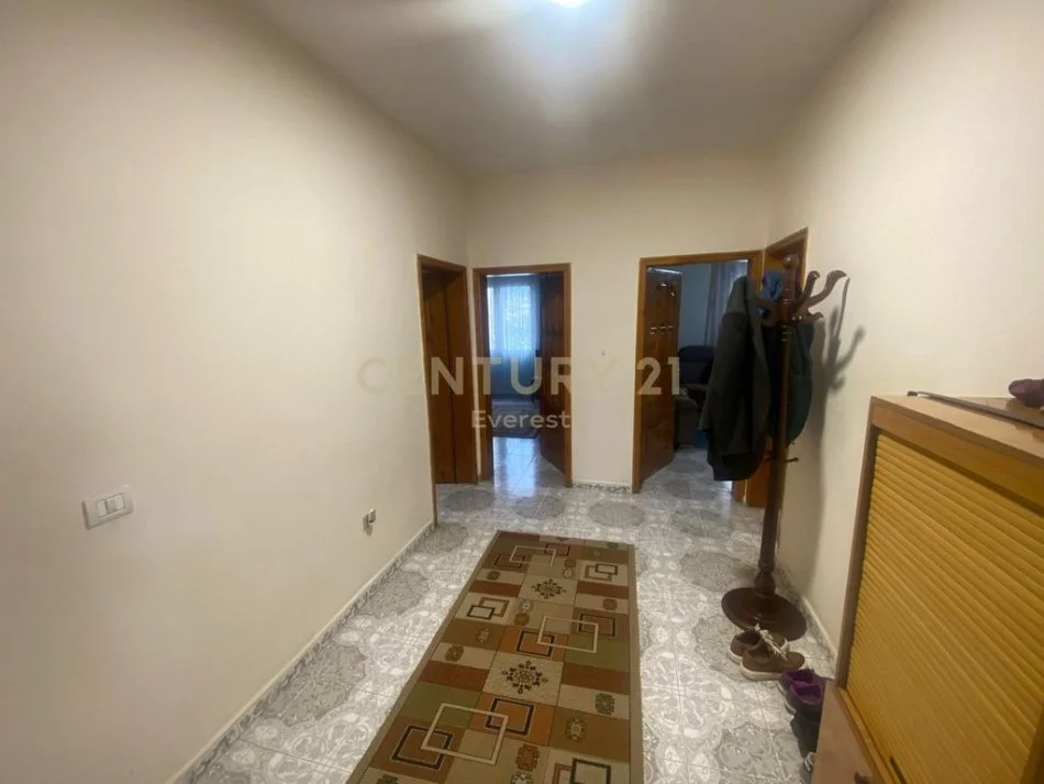 Tirane, shitet apartament 3+1 Kati 3, 128 m² 145.000 € (Rruga xhanfize keko)