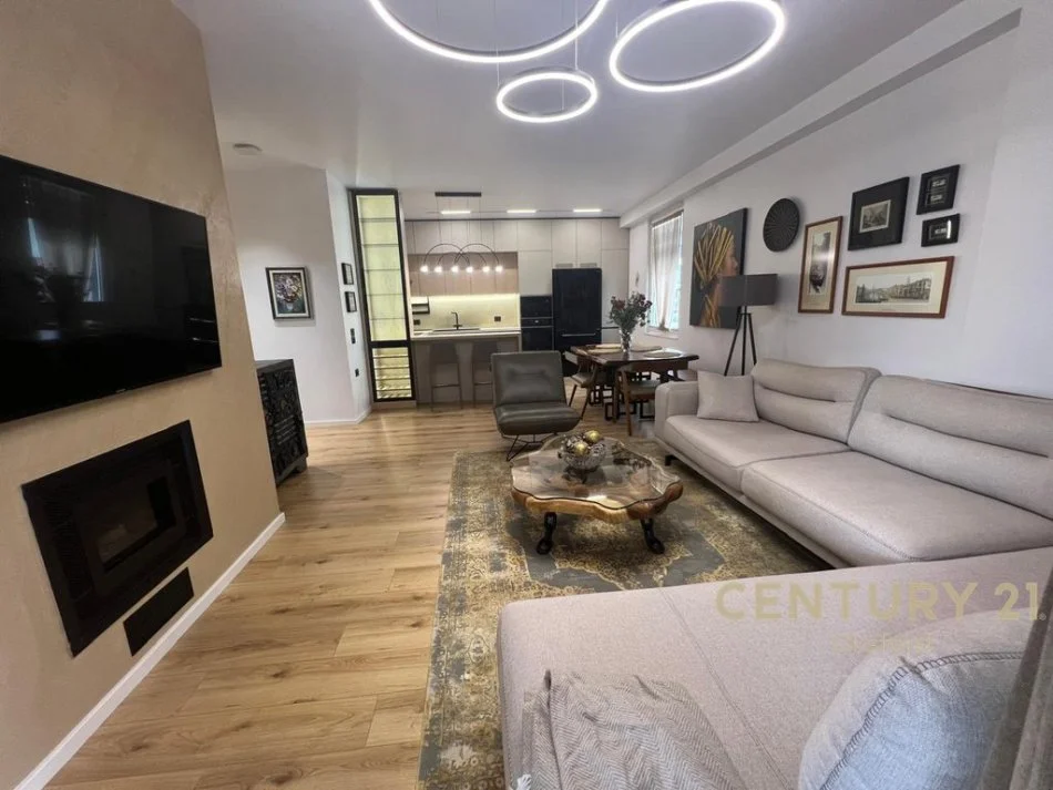 Tirane, jepet me qera apartament 2+1 Kati 6, 110 m² 1.600 € (Blloku)