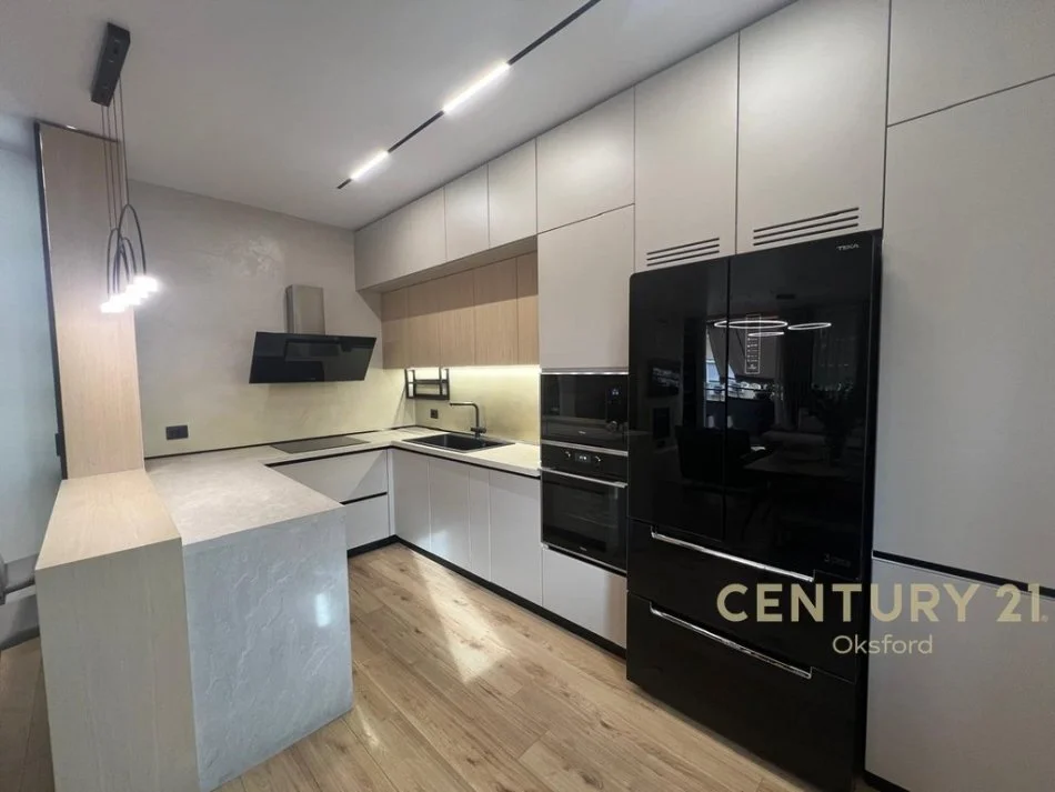 Tirane, jepet me qera apartament 2+1 Kati 6, 110 m² 1.600 € (Blloku)