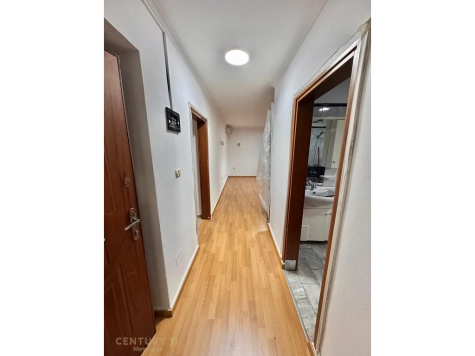 Tirane, jepet me qera apartament 2+1 Kati 2, 70 m² 650 € (rruga e Elbasanit)