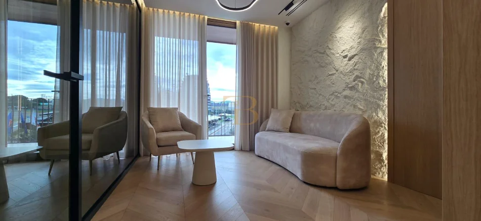 Tirane, jepet me qera ambjent biznesi Kati 1, 156 m² 2.700 € 