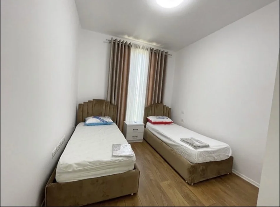 Tirane, jepet me qera Vile 3+1 Kati 0, 350 m² (TEG)