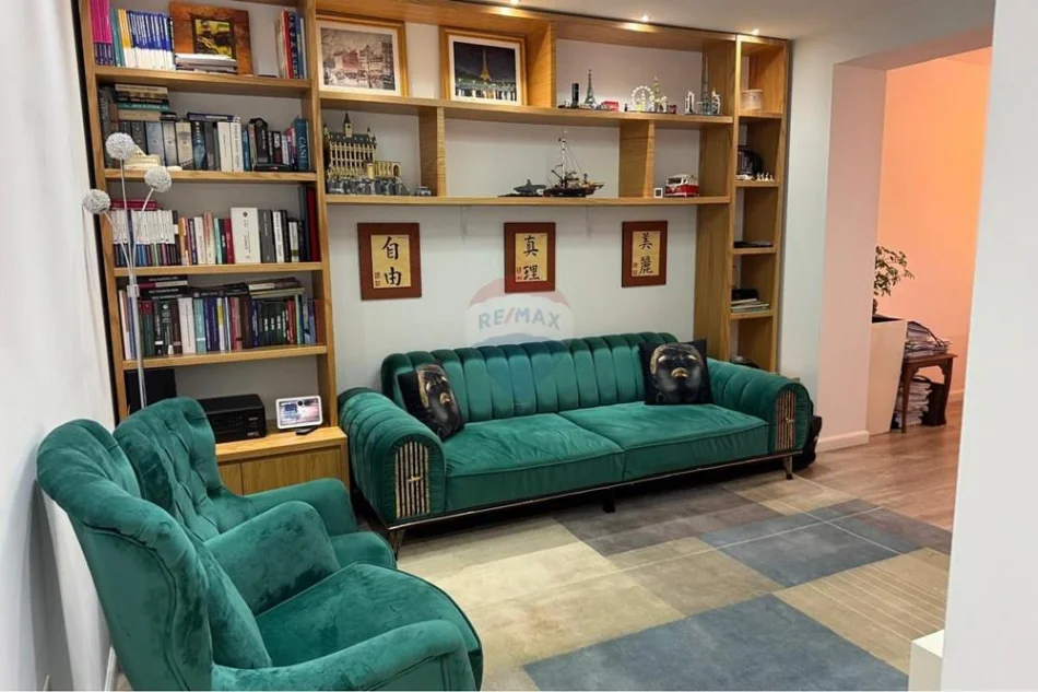Tirane, shitet apartament 2+1 Kati 3, 93 m² 