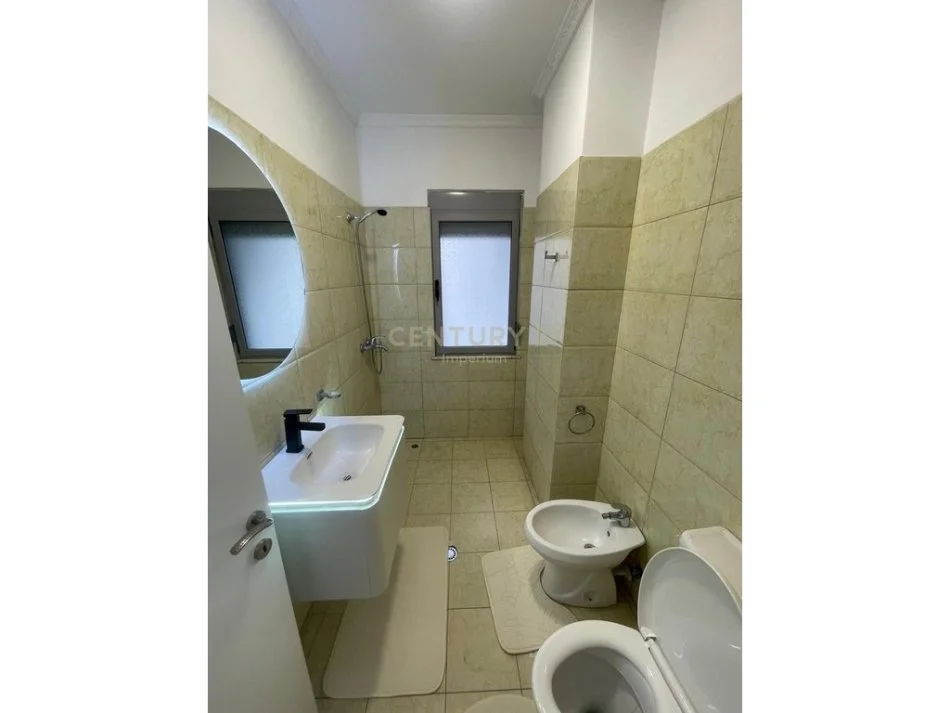 Tirane, shitet apartament 2+1+Aneks+Ballkon Kati 4, 101 m² 173.000 € (Astir)
