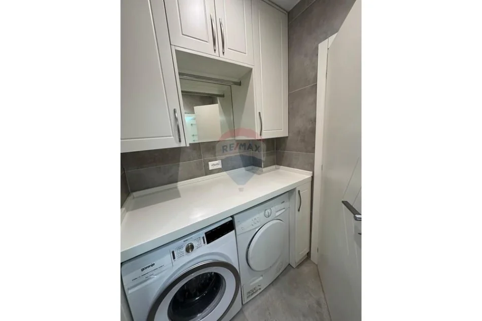 Tirane, shitet apartament 2+1 Kati 3, 93 m² 
