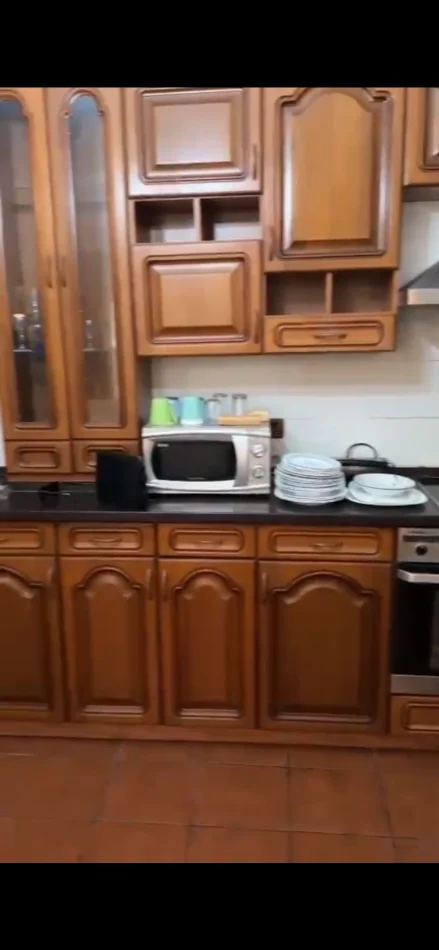 Tirane, jepet me qera apartament 2+1 Kati 4, 118 m² 850 € (Rruga Sami Frasheri Tirane, Shqiperia)