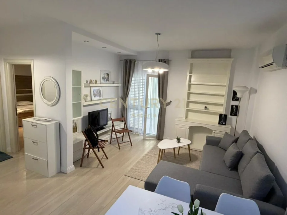 Tirane, jepet me qera apartament 1+1 Kati 2, 80 m² 600 € 