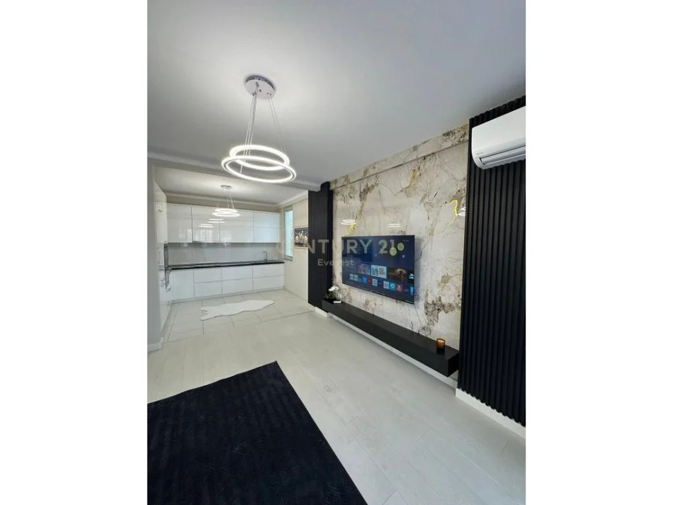 Tirane, shitet apartament 2+1+Aneks+Ballkon Kati 8, 97 m² 155.000 € (Misto Mame)