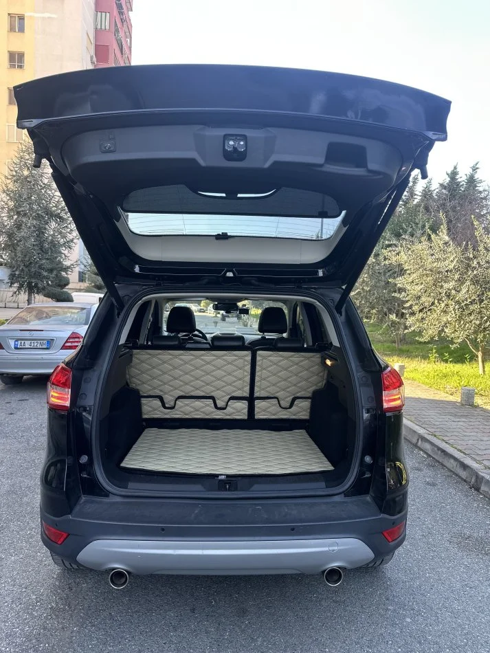 Tirane, shes SUV | Xhip Ford Kuga Nafte, e zeze automatik Kondicioner 12.700 €