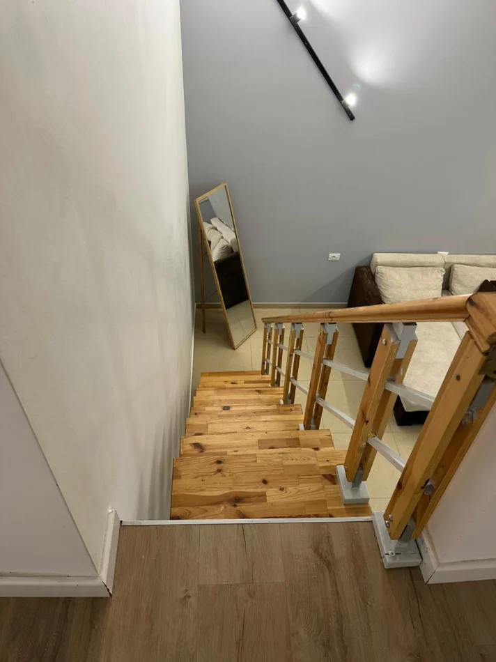 Tirane, jepet me qera apartament duplex Dublex Kati 6, 55 m² 430 € (Supermarket Aldi ,Fondacioni Eleonor)