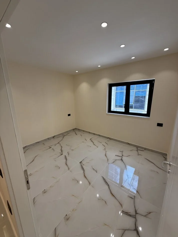 Tirane, jepet me qera ambjent biznesi Kati 0, 80 m² 1.000 € (Tek Ambasades Amerikane)