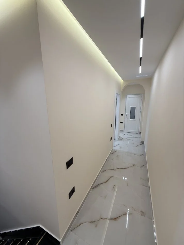 Tirane, jepet me qera ambjent biznesi Kati 0, 80 m² 1.000 € (Tek Ambasades Amerikane)