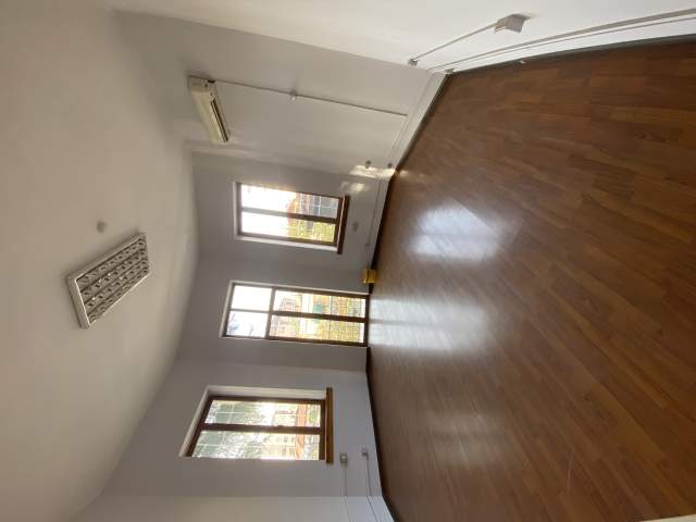 Tirane, jepet me qera Vile 3 Katshe Kati 2, 600 m² 9.600 Euro (Rruga Luigj Gurakuqi)