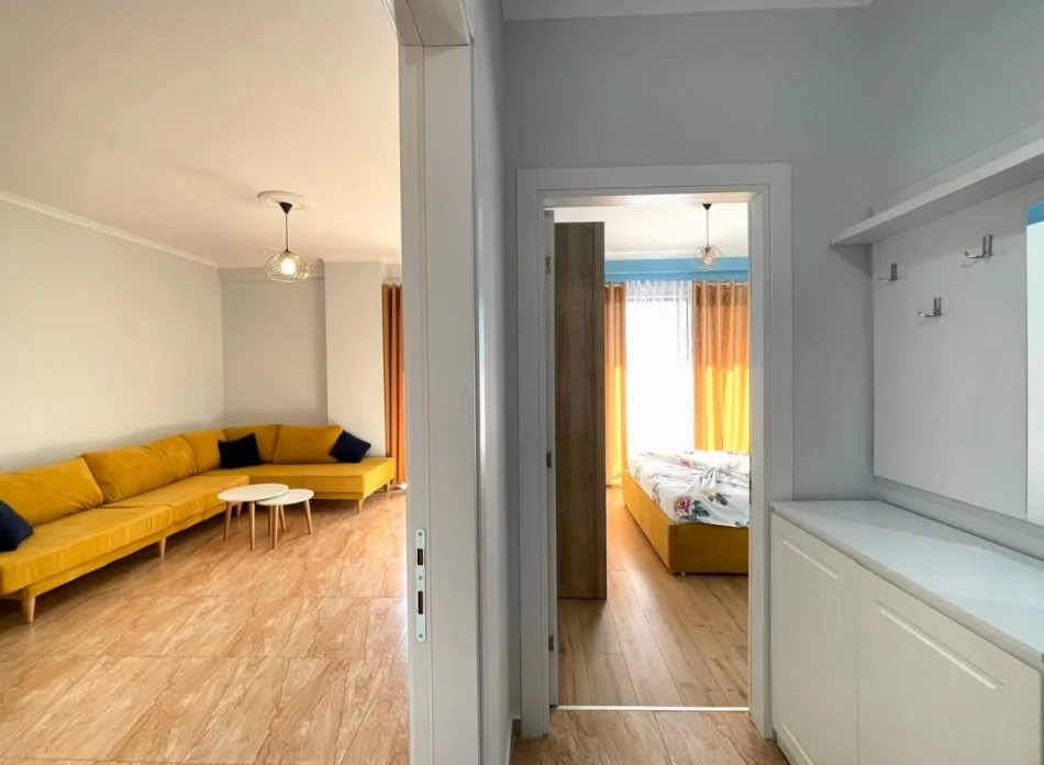 Tirane, jepet me qera apartament 1+1+Ballkon Kati 8, 65 m² 500 € (Rr Dibres, Prane Farmacia 10)