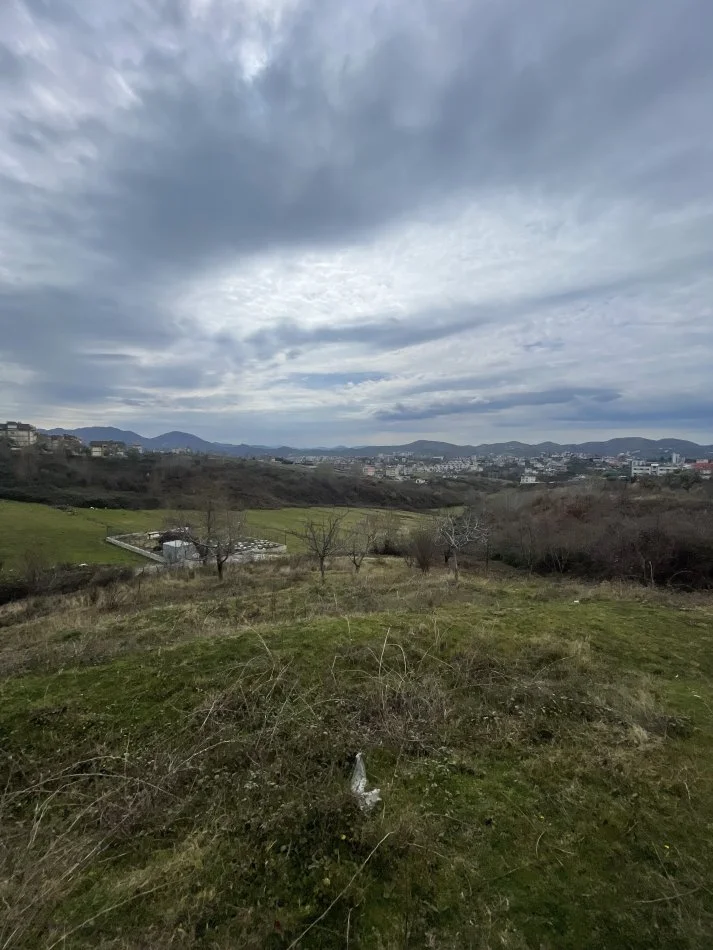 Tirane, shes toke , 5.100 m² 612.000 € (Farke)