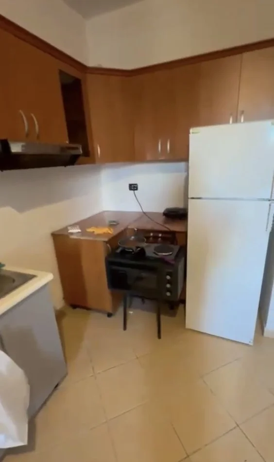 Tirane, jepet me qera apartament 2+1+Ballkon Kati 4, 90 m² 350 € (Yzberisht te Nela 6)