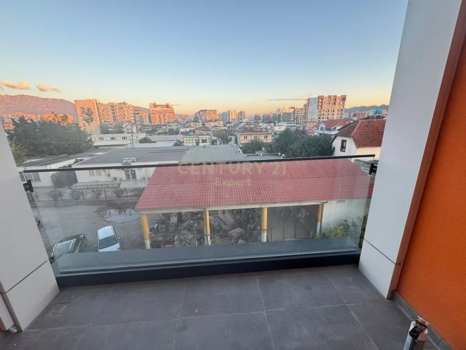 Tirane, jap me qera apartament 2+1 Kati 2, 74 m² 500 € 